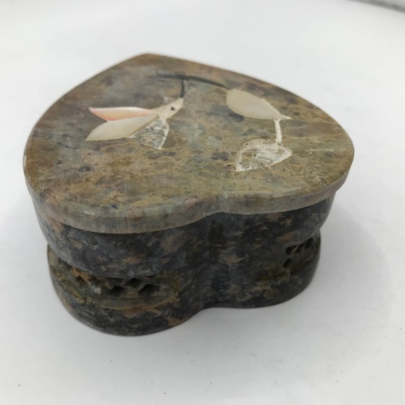Vintage Carved Stone Heart Trinket Box Inlaid Floral Pattern "2 1/2"x 3" India - Picture 4 of 11